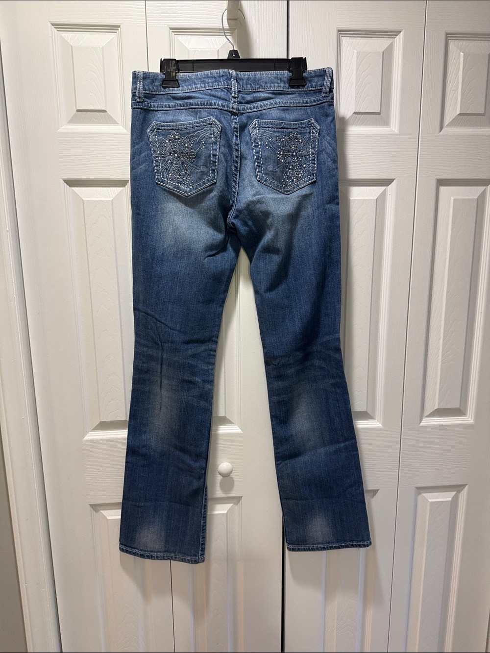 Wrangler rock 47 Women's Straight Jeans in Medium Blue Wash - Picture 3 of 7